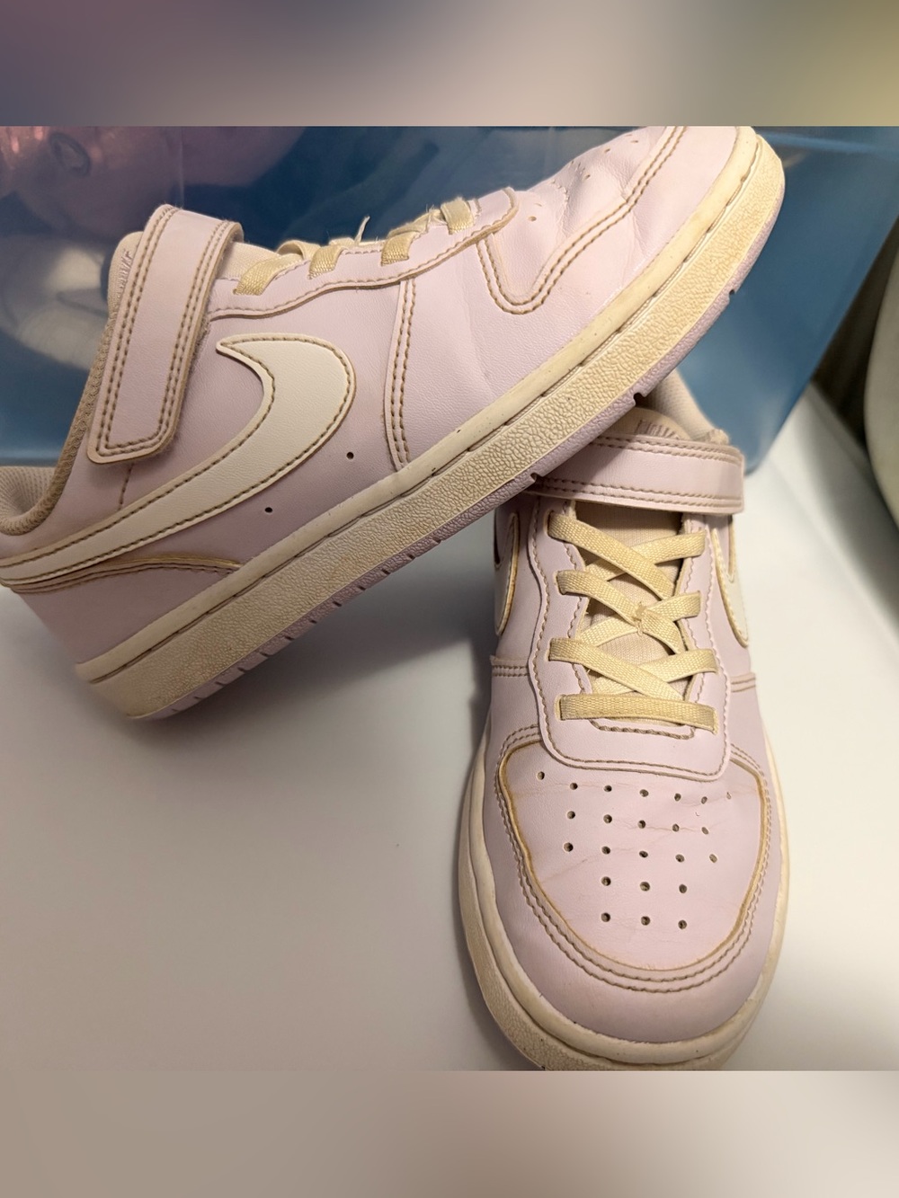 Nike Kids Low-Top Sneakers in Lavender and White